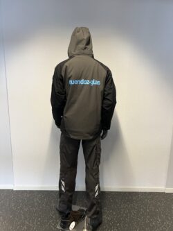 Winterjacke, Schutzhose, Sicherheitsschuh